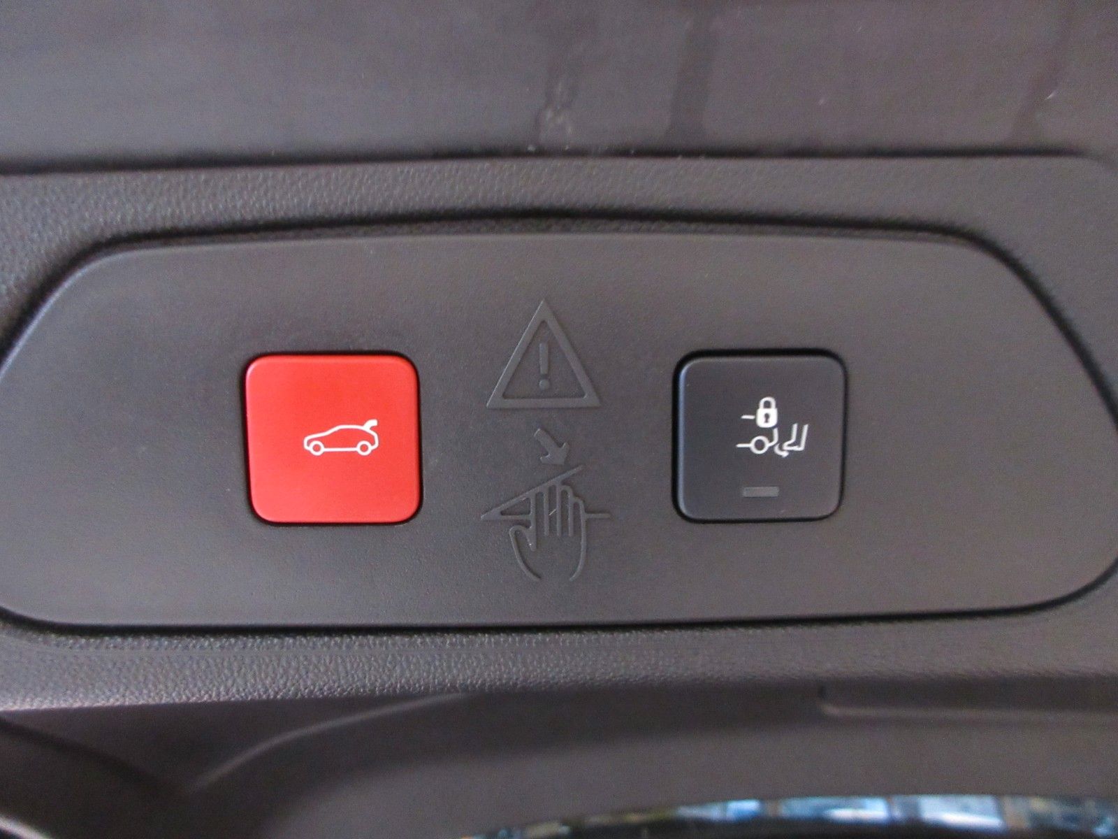 Fahrzeugabbildung Opel Grandland X 1.2T ULTIMATE LED/NAVI/SHZ/LHZ/CAM