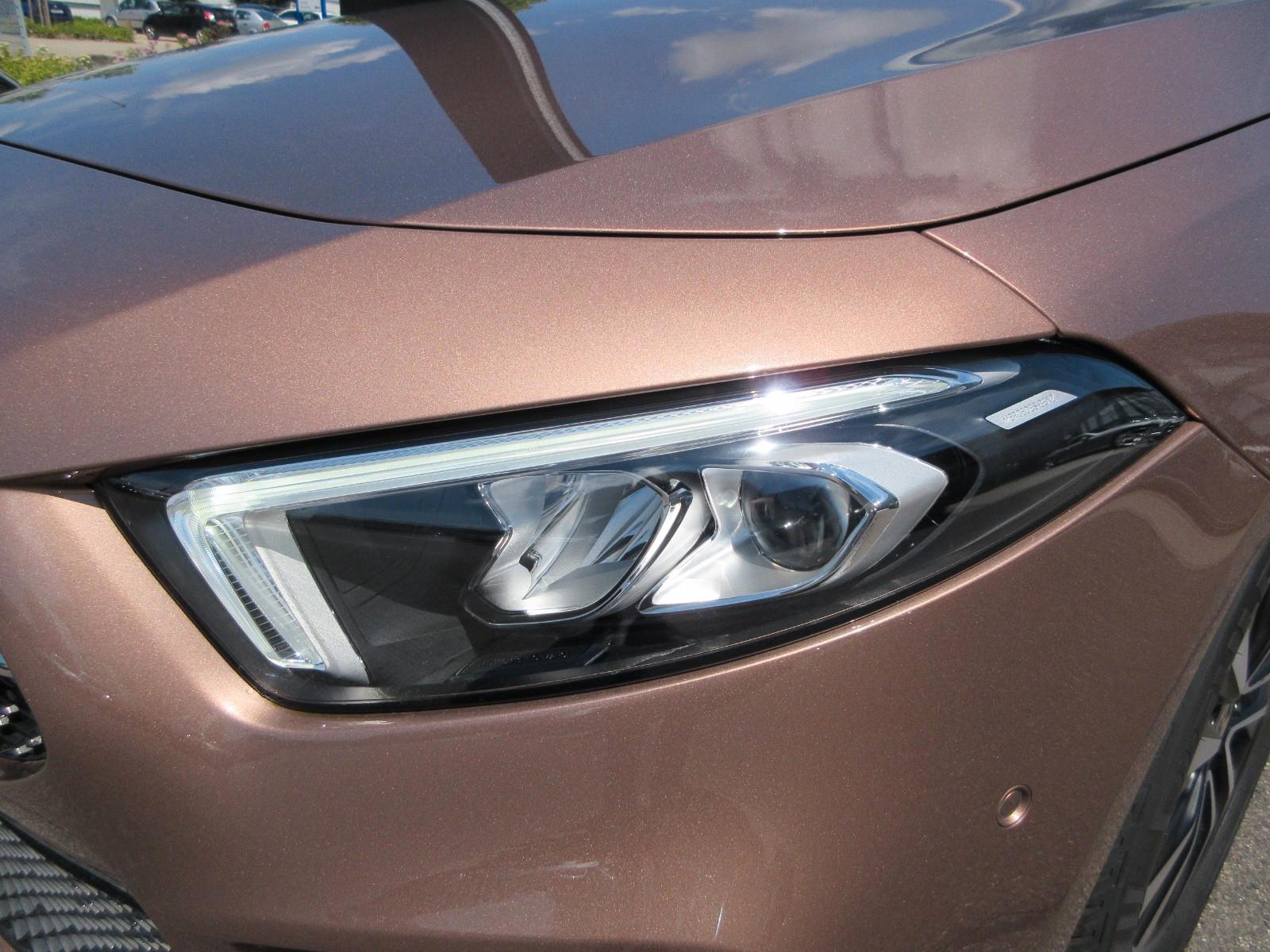 Mercedes-Benz A 180 Progressive 7G LED Navi Kamera CarPl. Ambi