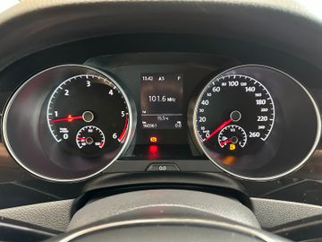 Volkswagen Golf *ACC*NAV*PDC*SitzHZ*2-ZONEN*ALCANTARA*AHK*