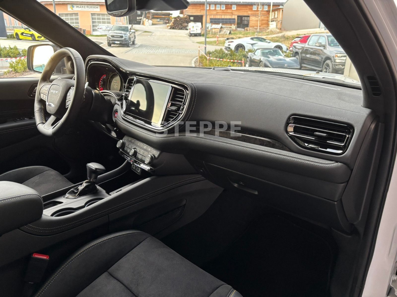 Dodge Durango SRT AWD 6,4 V8  AlcHEMY 6 Sitzer