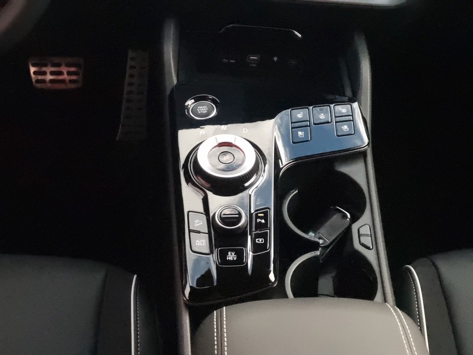 Fahrzeugabbildung Kia Sportage 1.6 T-GDI Plug-in Hybrid Auto 4WD