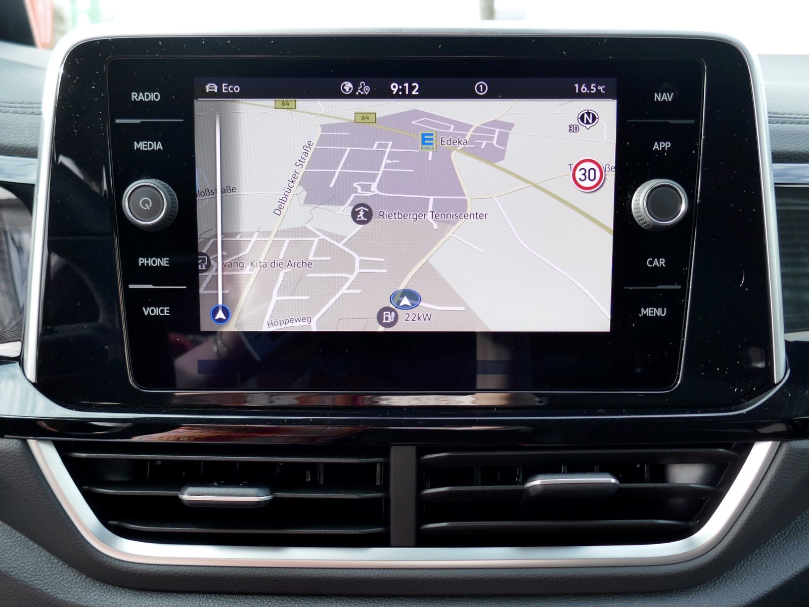 Fahrzeugabbildung Volkswagen T-Roc R-Line 1.5 TSI DSG | LED AHK RFK ACC