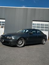 BMW E39/525i/ Styling 65M / Scheckh. gepfl. - BMW 525: E39 525i