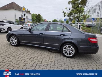 Mercedes E 200 - 4