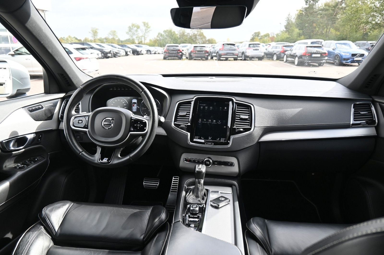 Fahrzeugabbildung Volvo XC90 D5 R-Design*VOLL*PANO*LUFT*255PS*MIETKAUF