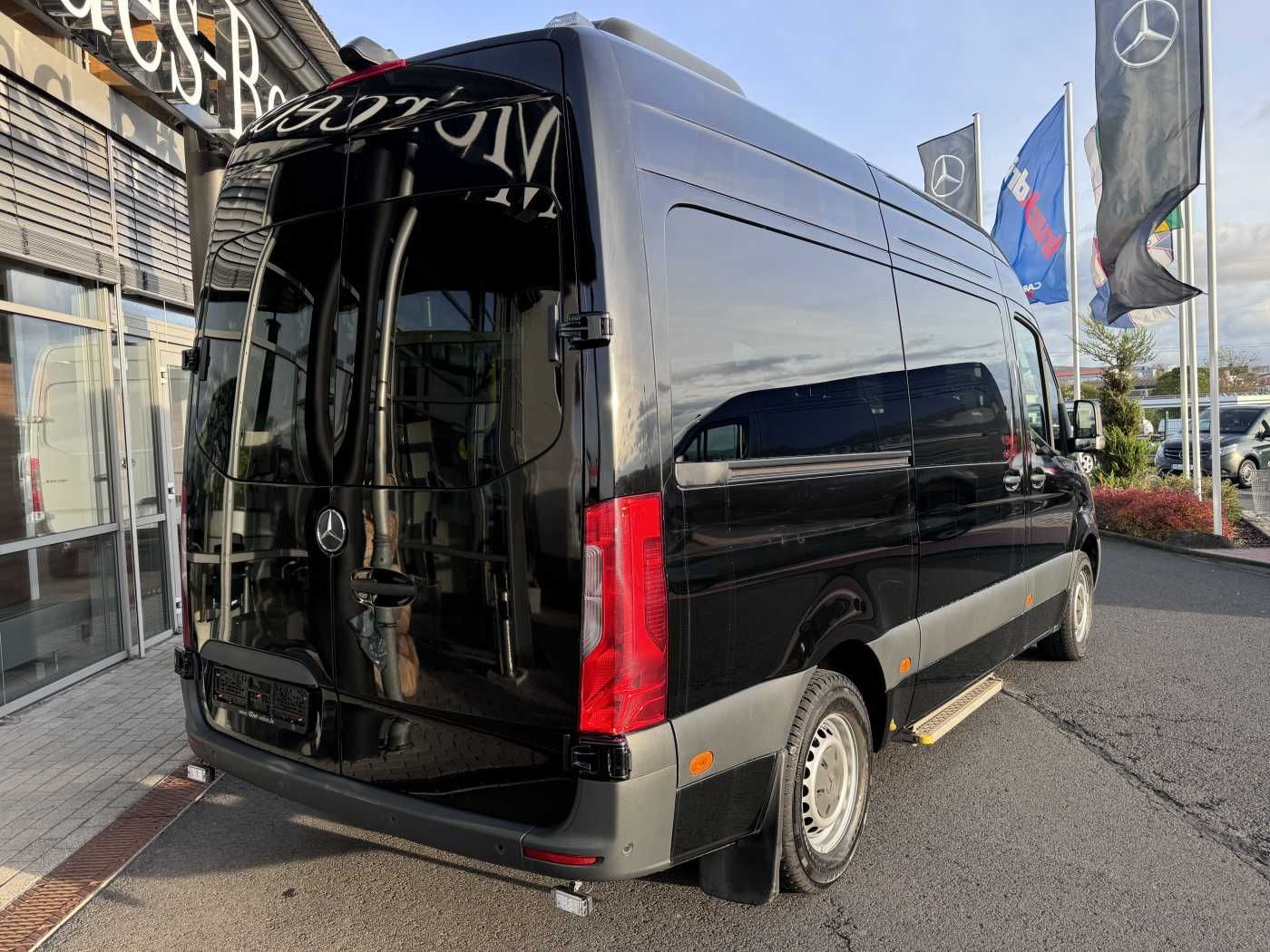 Fahrzeugabbildung Mercedes-Benz Sprinter 317 CDI Rollstuhl-/Behinderten-Lift AMF
