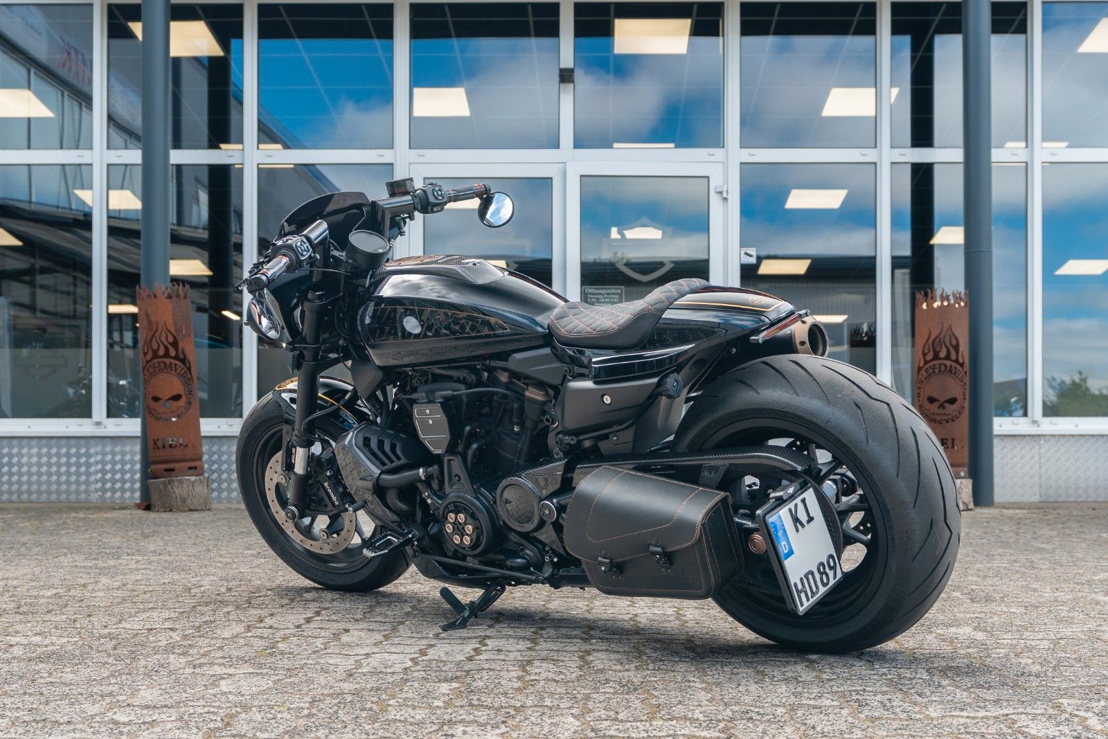 Fahrzeugabbildung Harley-Davidson Sportster S RH1250S - Jekill & Hyde 240er Umbau
