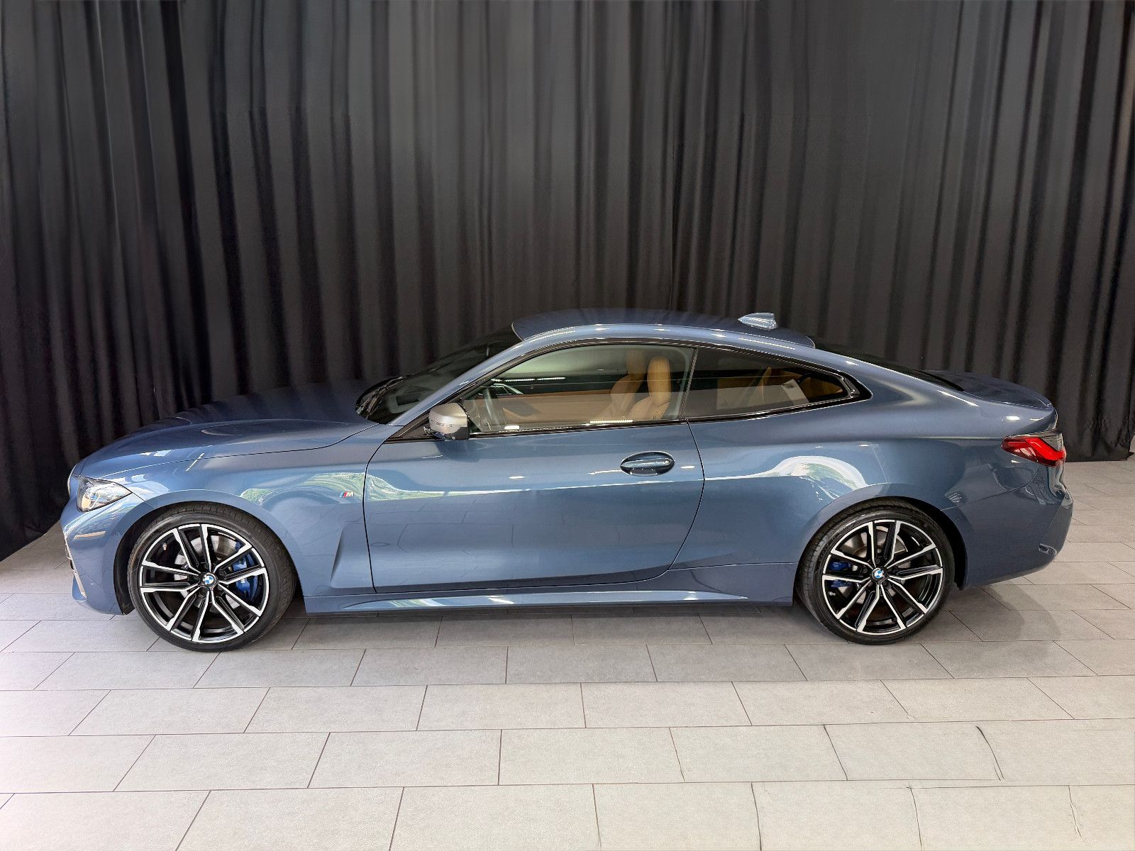 Fahrzeugabbildung BMW M440i xDrive Coupe|LASER|H&K|360°|M-Sitze|Gestik