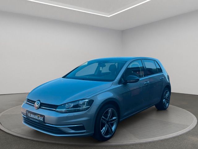 VW Golf VII Lim. IQ.DRIVE  Einparkhilfe vorn hinten