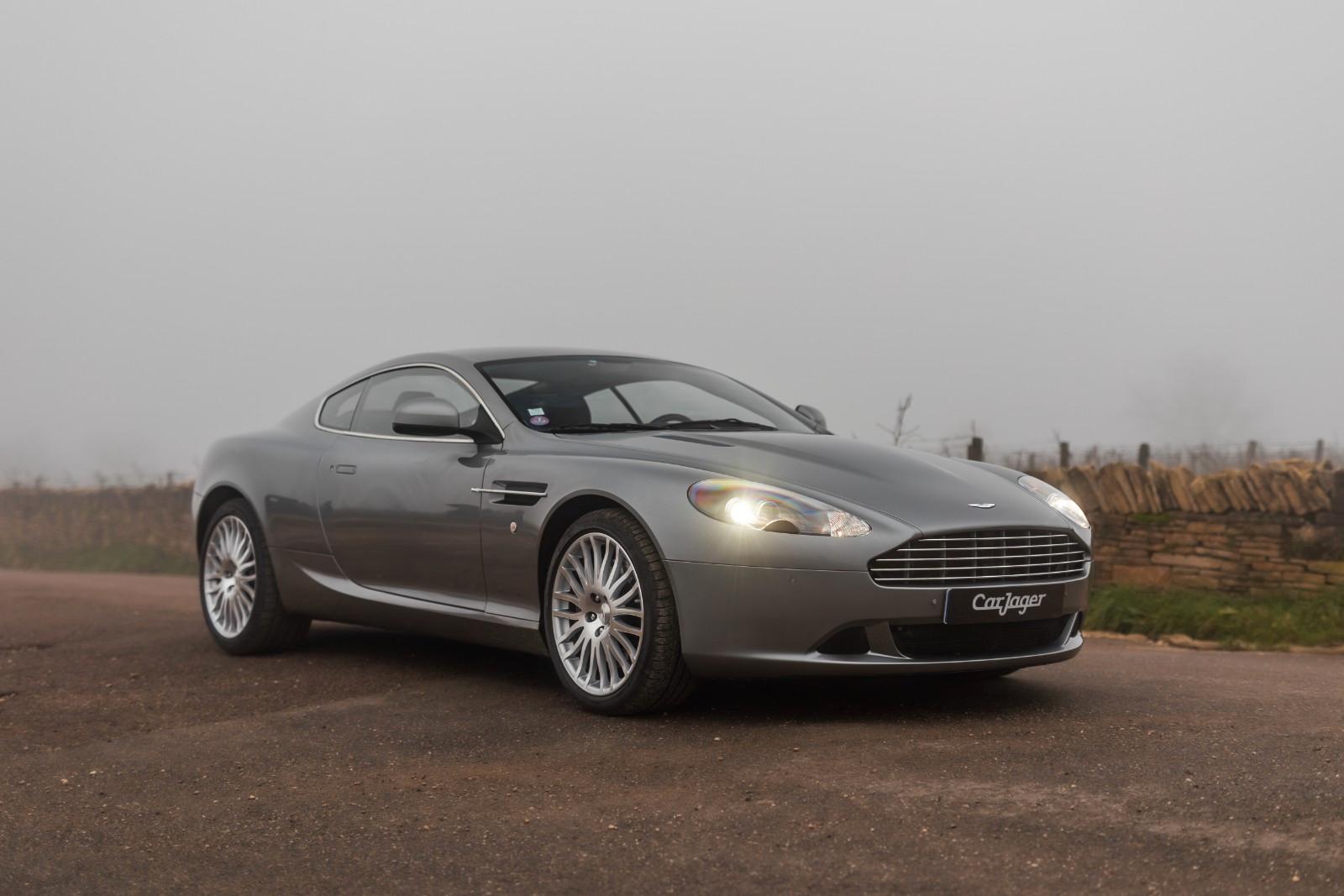 Aston Martin DB9 -