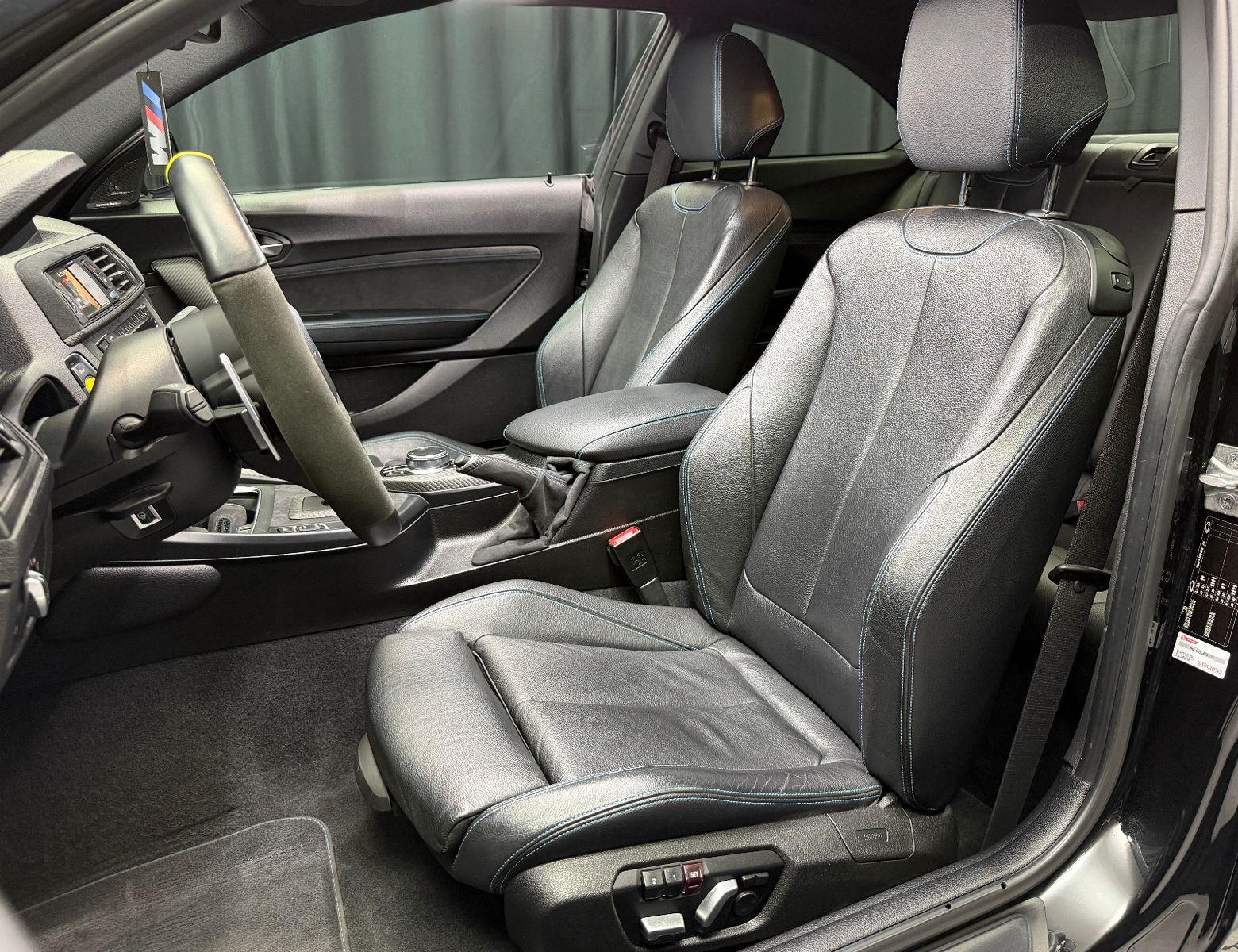 Fahrzeugabbildung BMW M2 Coupe |HJS|H/K|M-PERFORMANCE|H&R