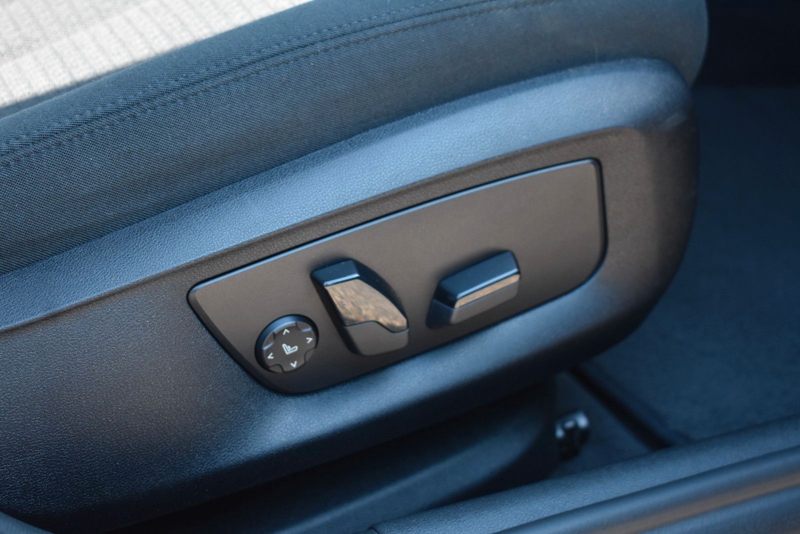 Fahrzeugabbildung BMW 530i Touring xDrive AHK Panorama LED Kamera