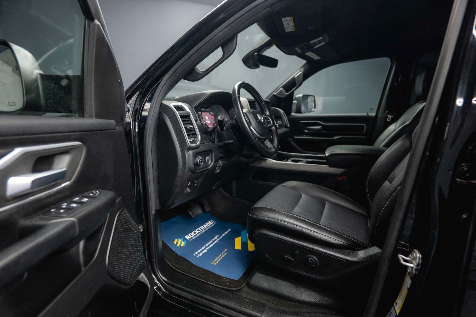 Fahrzeugabbildung Dodge RAM 5.7 V8 HEMI 4x4 OFFROAD BLACK EDITION *19%