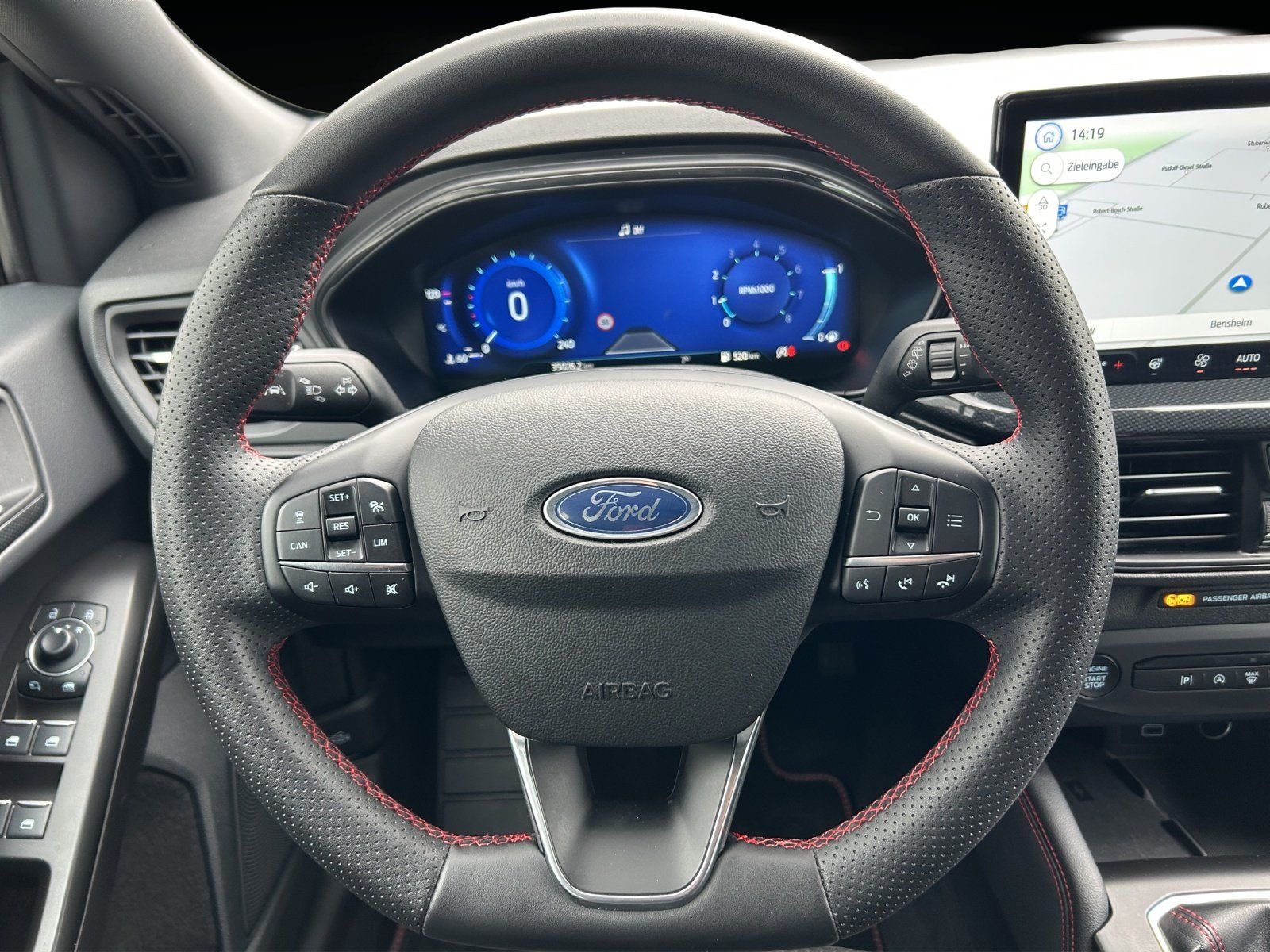 Fahrzeugabbildung Ford Focus Turnier 1.0 ST-Line X LED/ACC/KAMERA/NAVI/