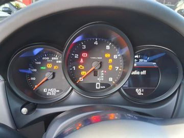 Porsche Macan - 12