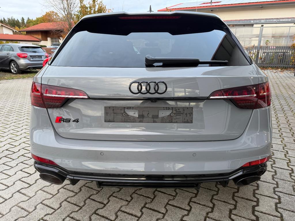 Audi RS4