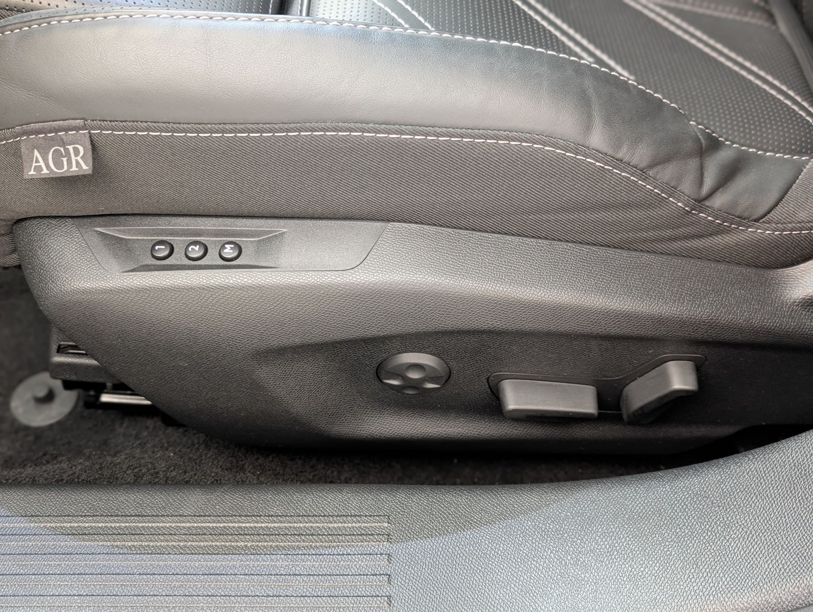 Fahrzeugabbildung Opel Astra Ultimate IntelliLux IDri AHK VOLL UVP:44T€