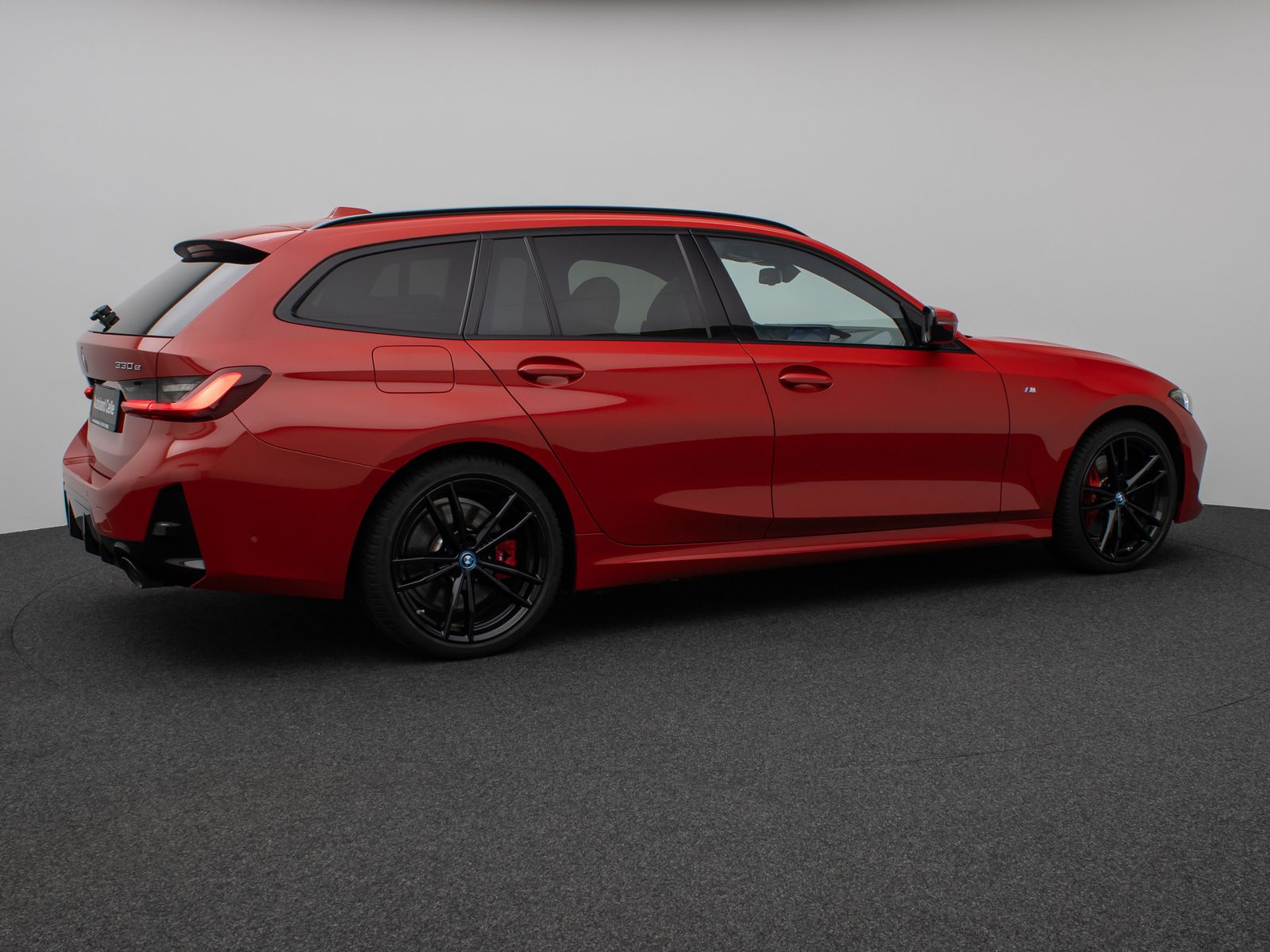 Fahrzeugabbildung BMW 330e M Sport Pro Panorama Kamera HUD H/K Komfort