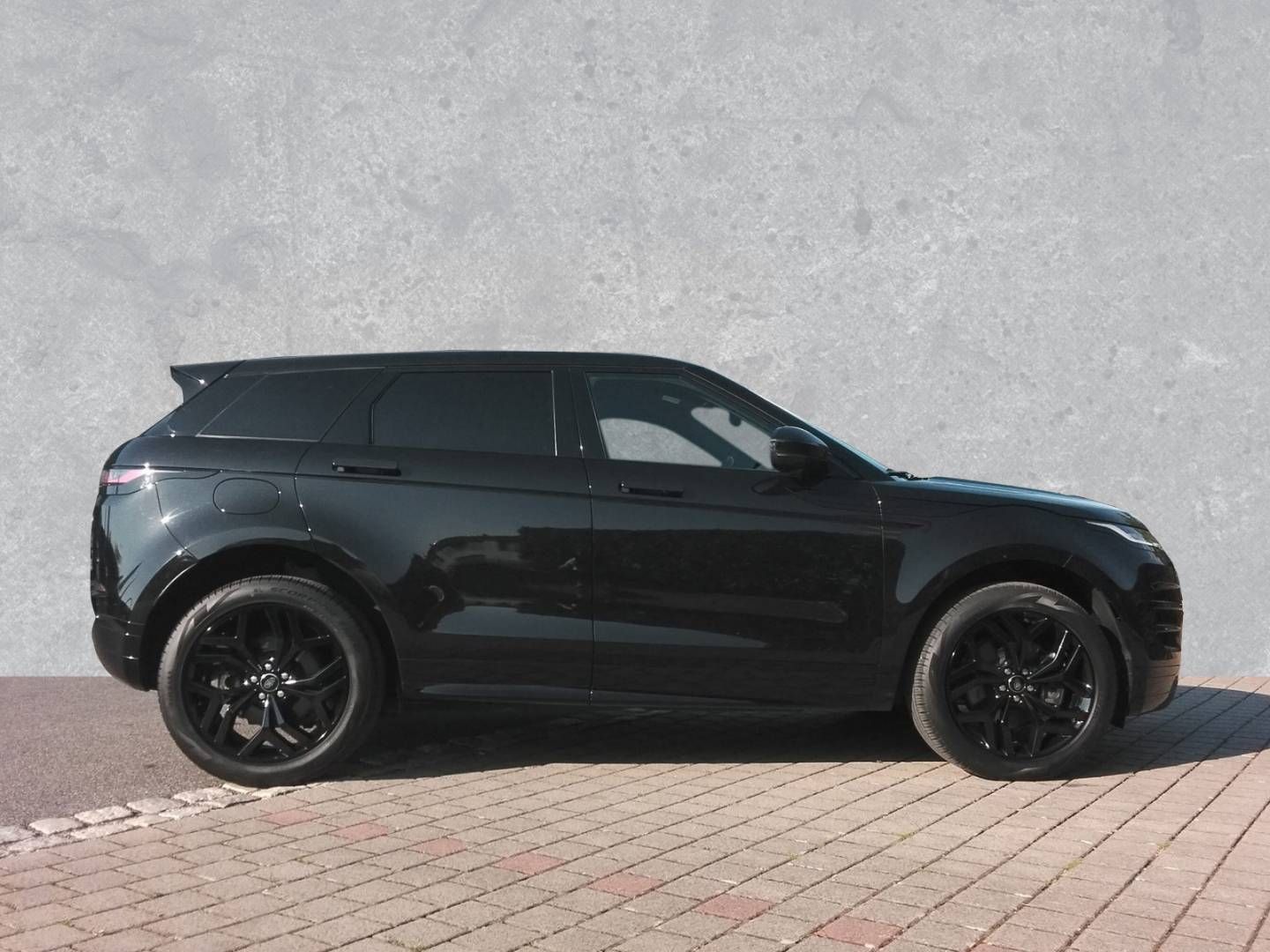Fahrzeugabbildung Land Rover Range Rover Evoque P300e R-Dynamic SE