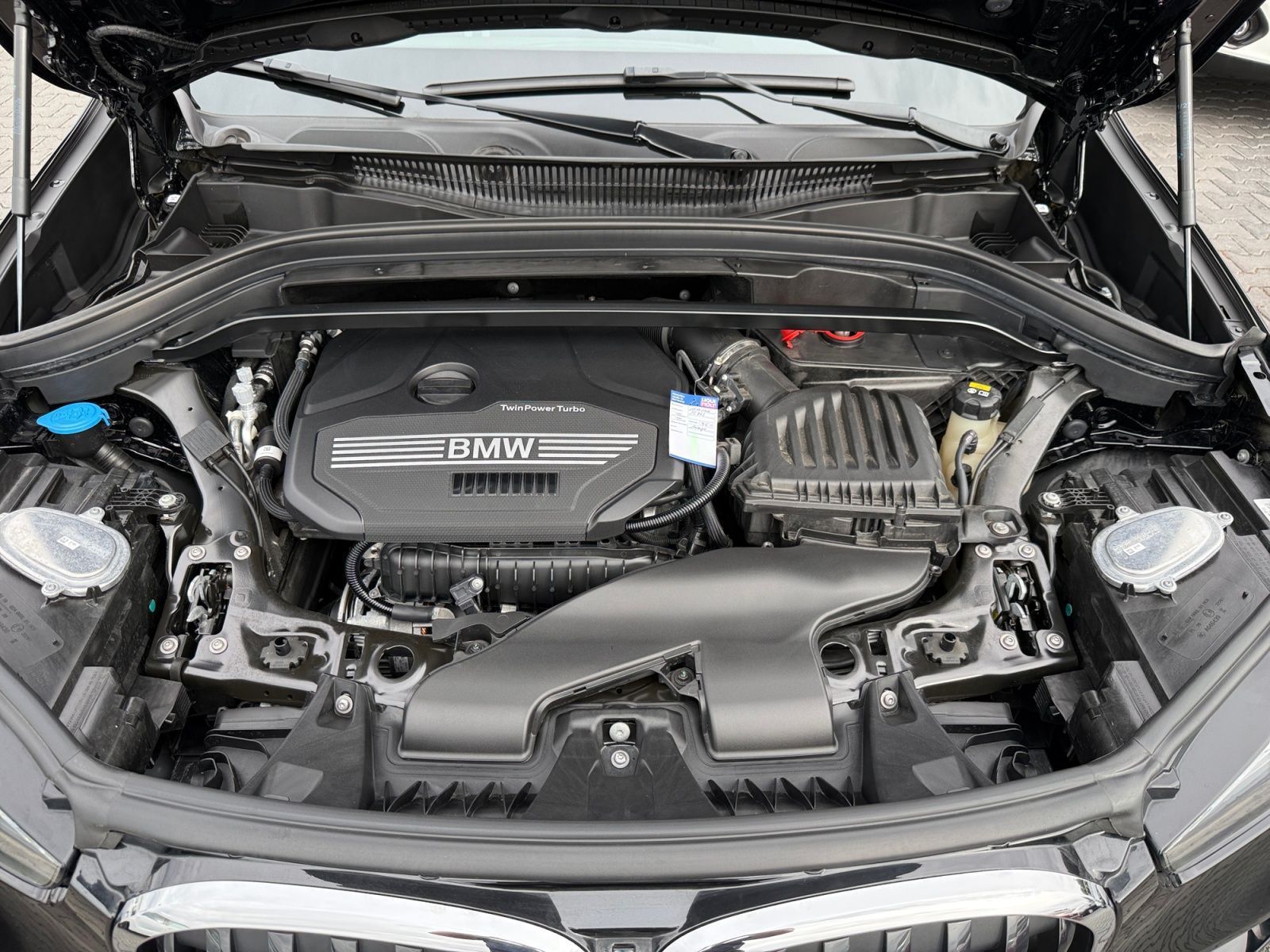 Fahrzeugabbildung BMW X1 sDrive18i Sport Line AMB DAB 1.HD