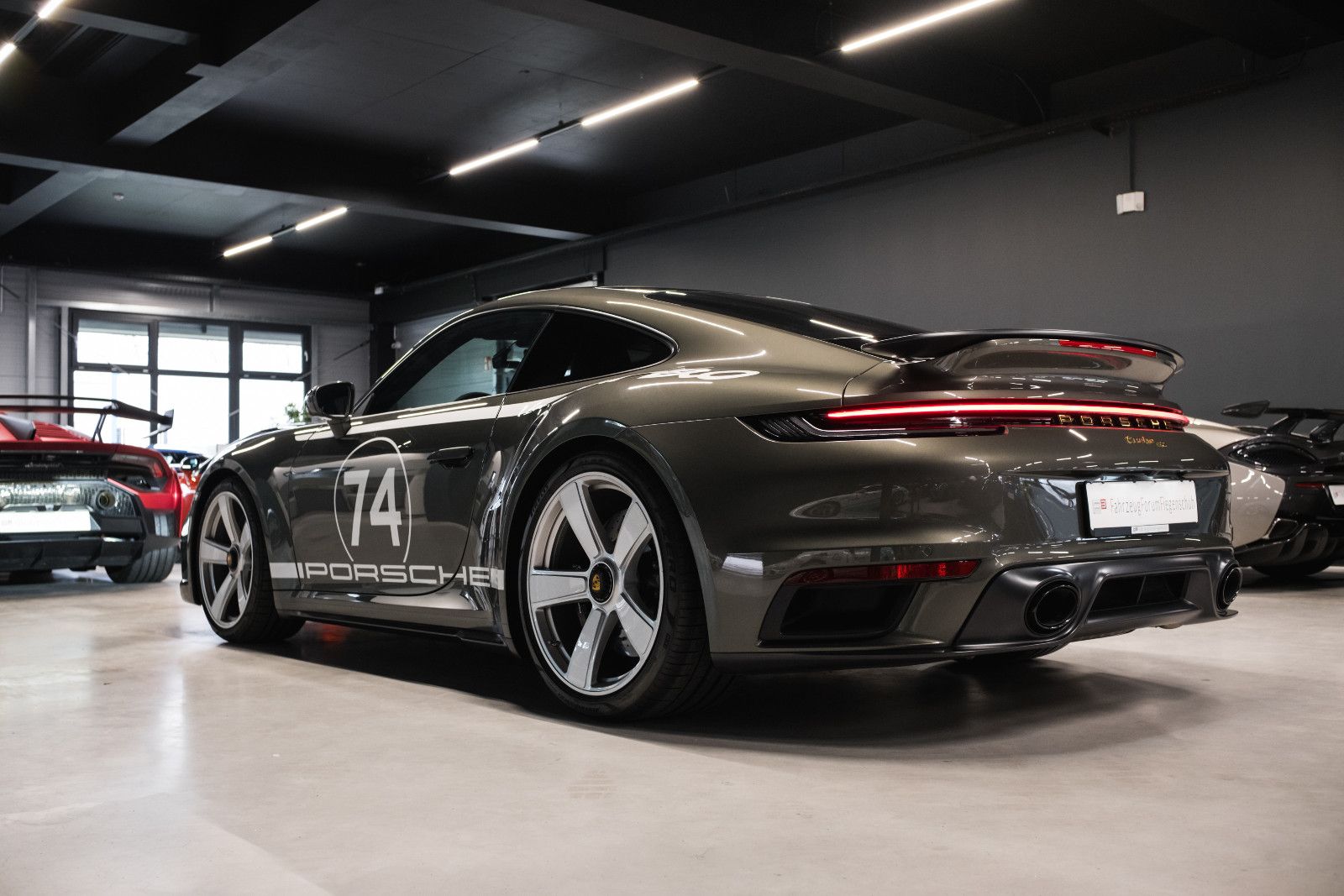 Fahrzeugabbildung Porsche 992/911 Turbo 50 Jahre Heritage-Nachtsicht-Inno