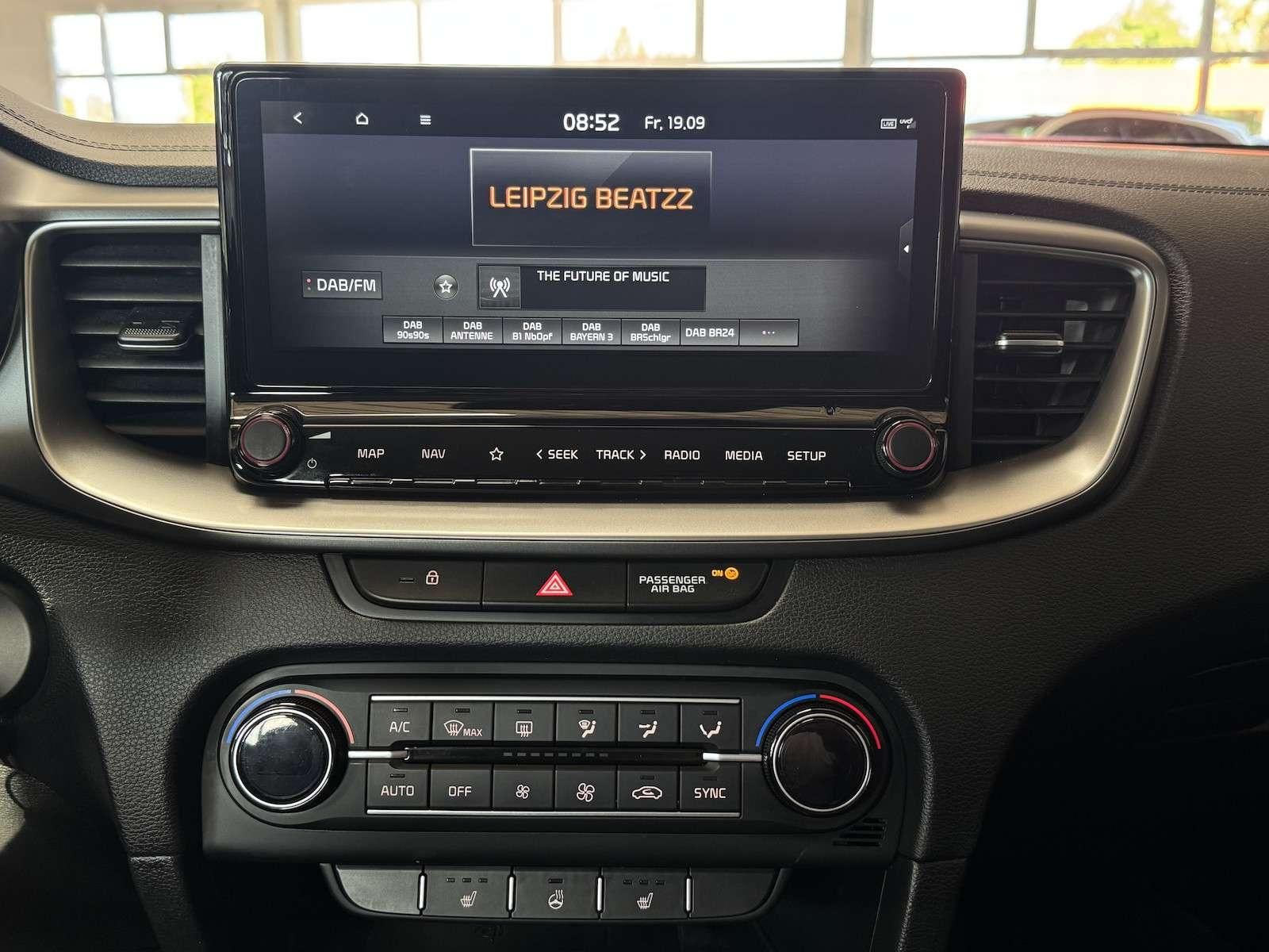 Fahrzeugabbildung Kia Ceed Sportswagon cee´d Autom. /LED/Navi/Spur/...