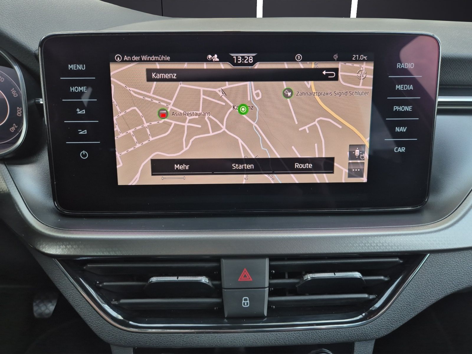 Fahrzeugabbildung SKODA Kamiq TSI Clever LED Navi AID GRA PDC SH LM