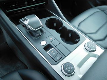 Volkswagen Touareg - 12