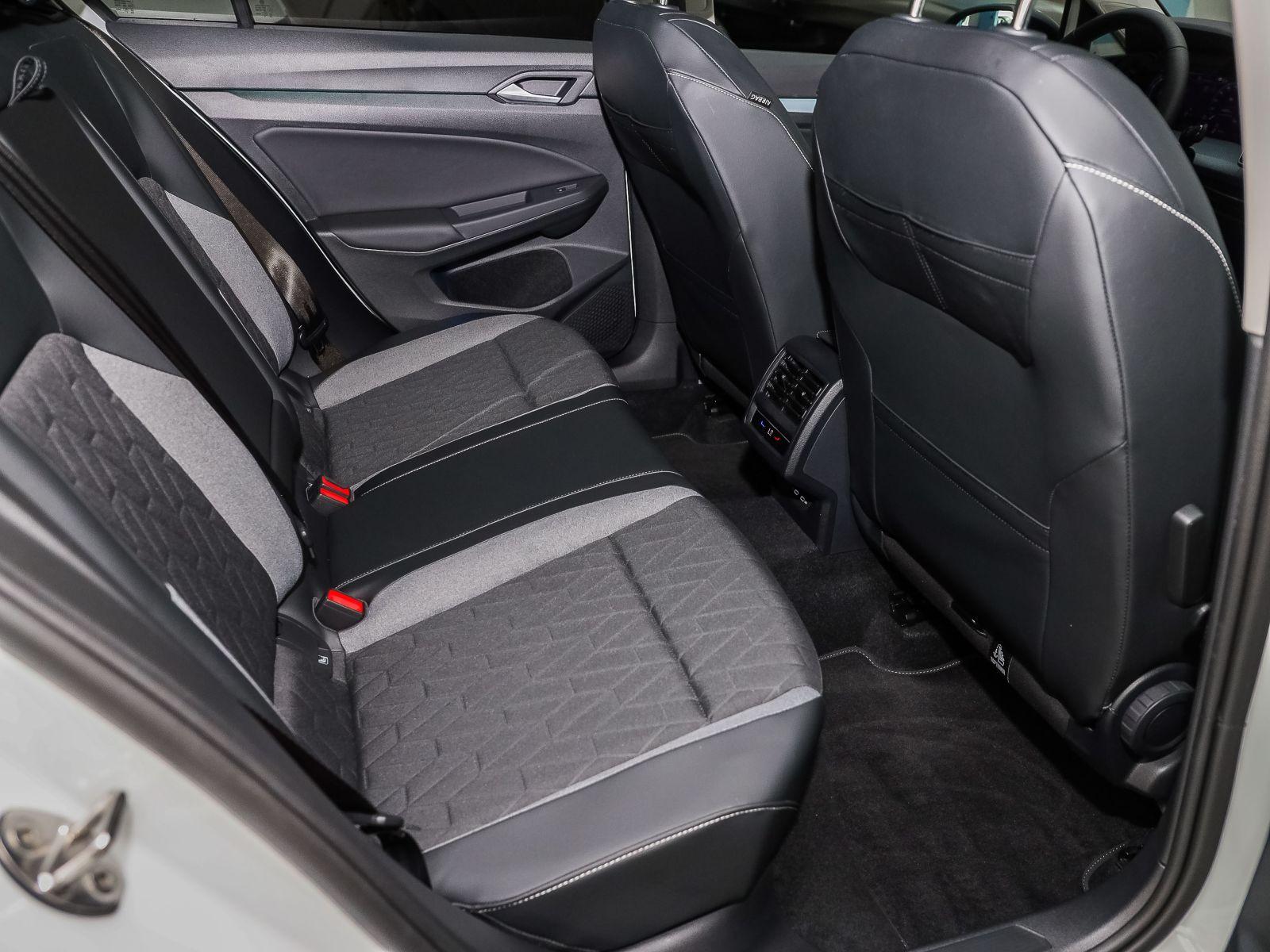 Volkswagen Golf VIII 1.5 eTSI DSG ENERGY, Navi, LED, Rückfa, миниатюра 23