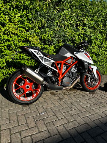 KTM 1290 Super Duke R