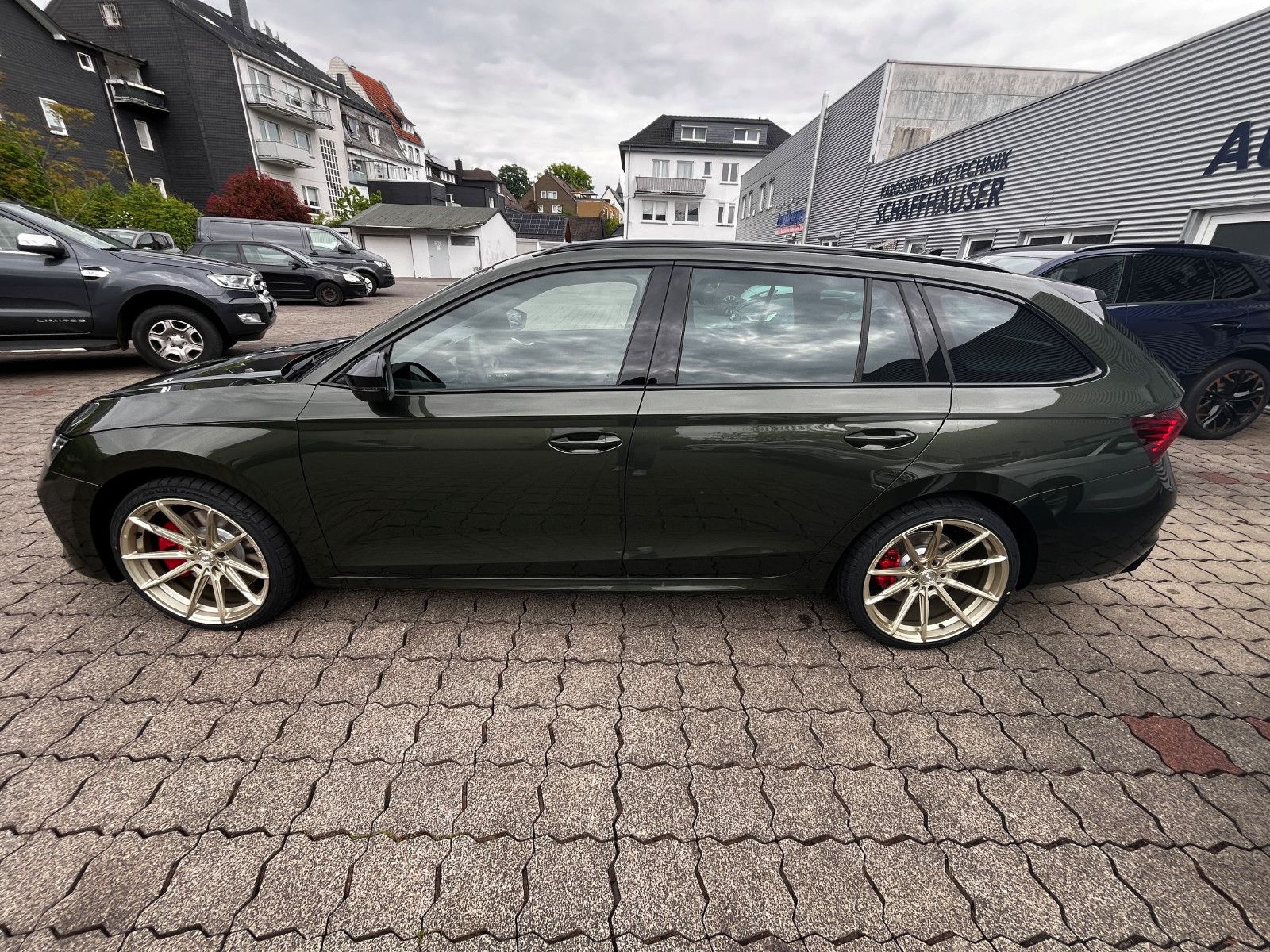 Fahrzeugabbildung SKODA Octavia Combi 2.0 TSI 239kW RS ABT PAN KAM 19"