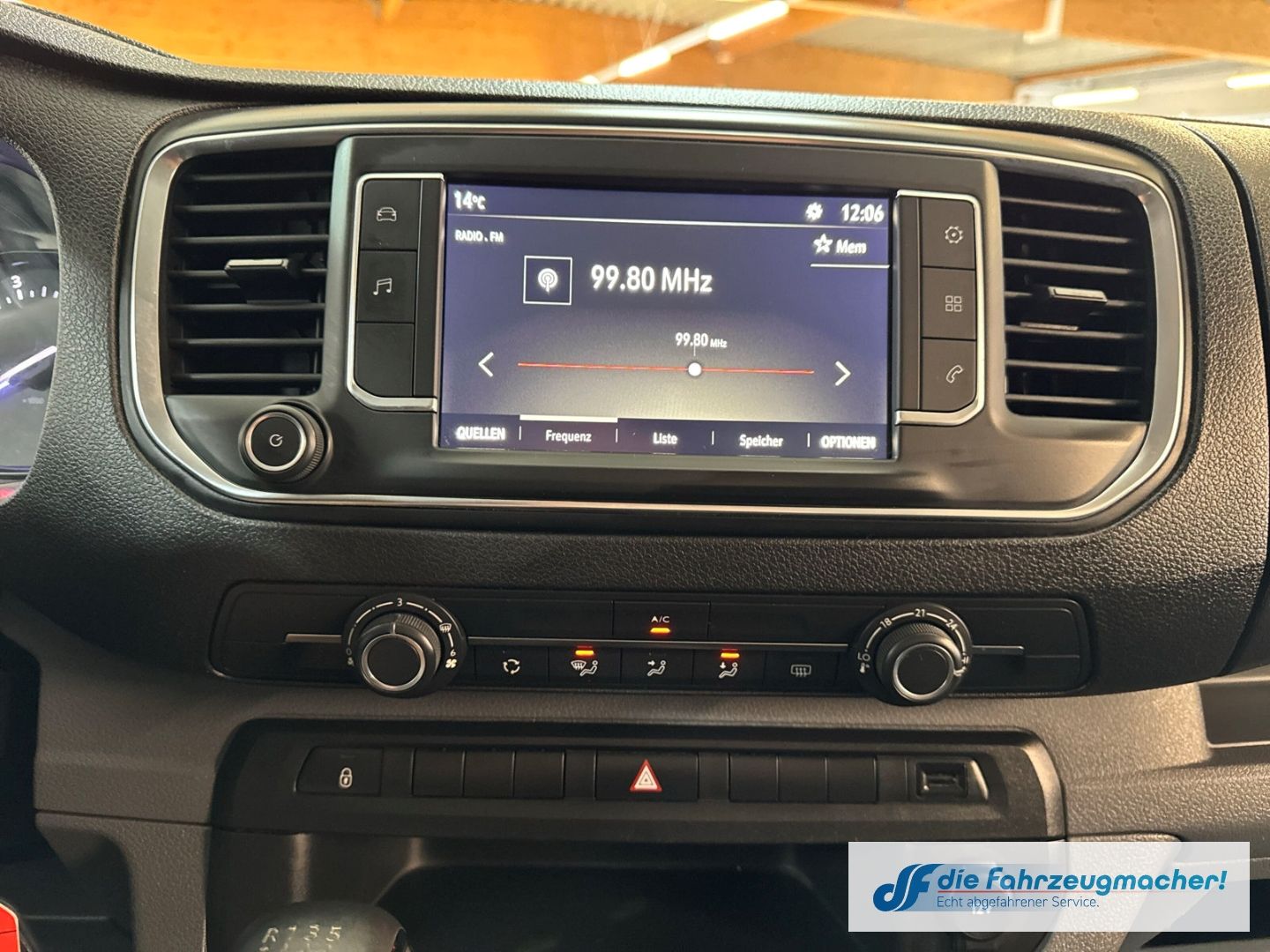 Fahrzeugabbildung Opel Vivaro L Apple CarPlay Android Auto Musikstreami