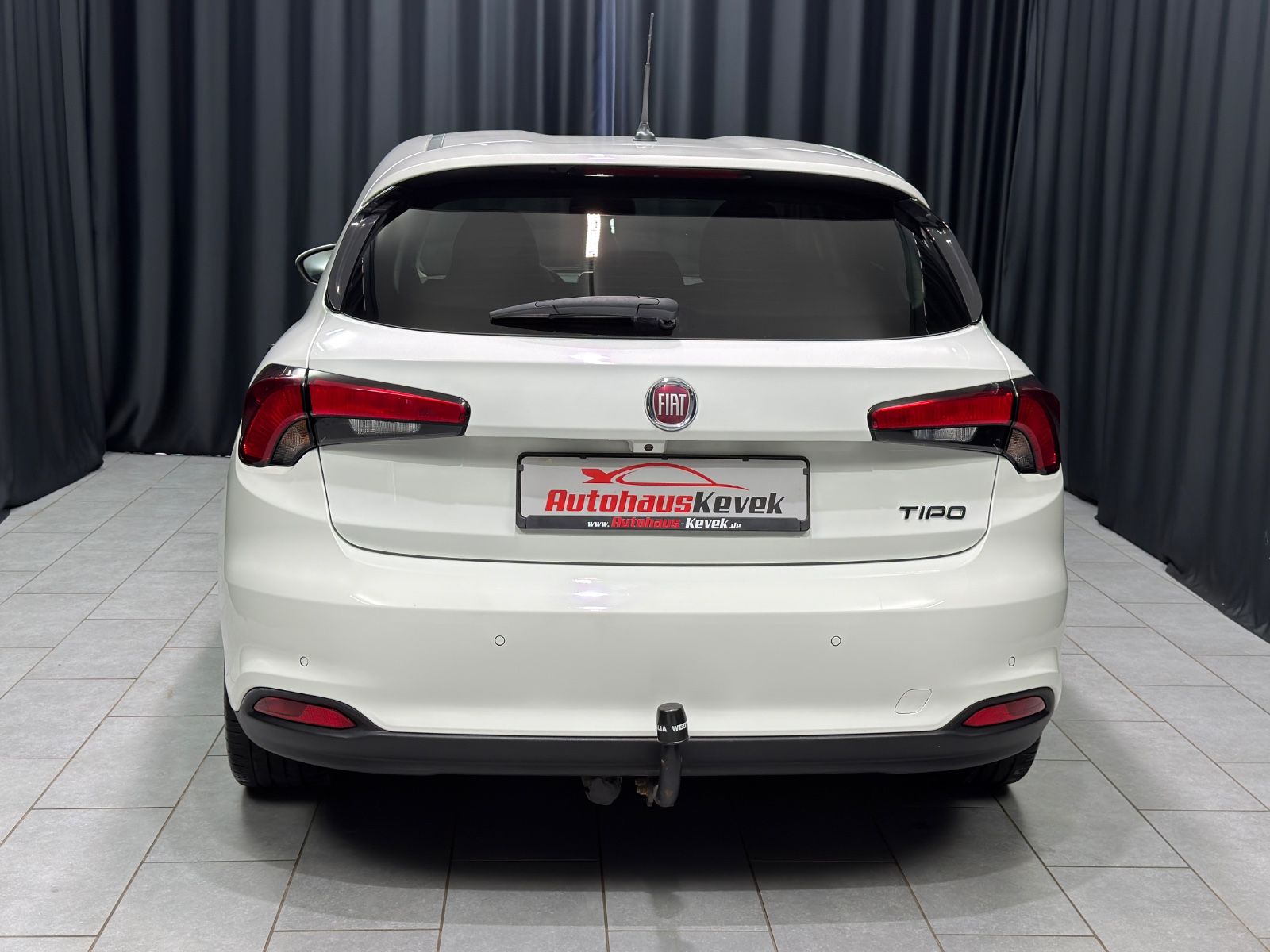 Fahrzeugabbildung Fiat Tipo Lounge |AHK|RF-CAM|LED|LEDER|NAVI