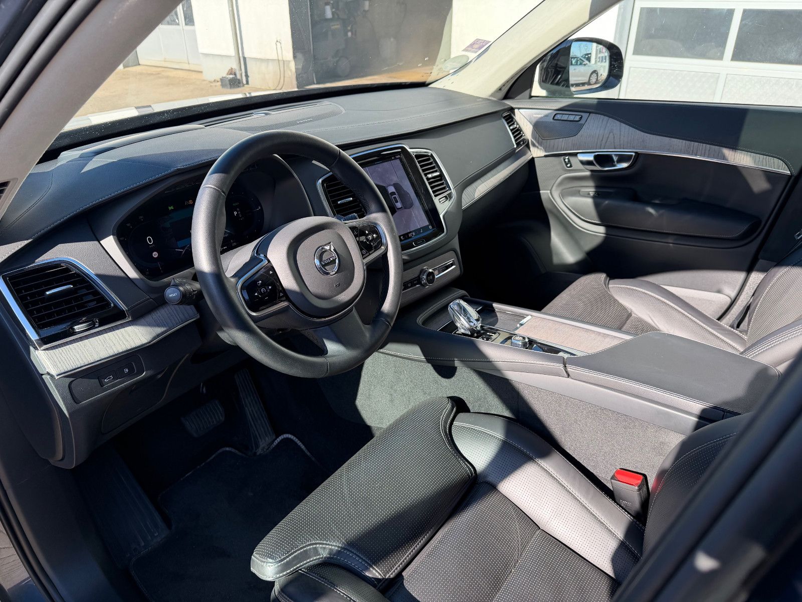 Fahrzeugabbildung Volvo XC90 T8 AWD Ultimate Dark*LUFT*AHK*360°*Massage*