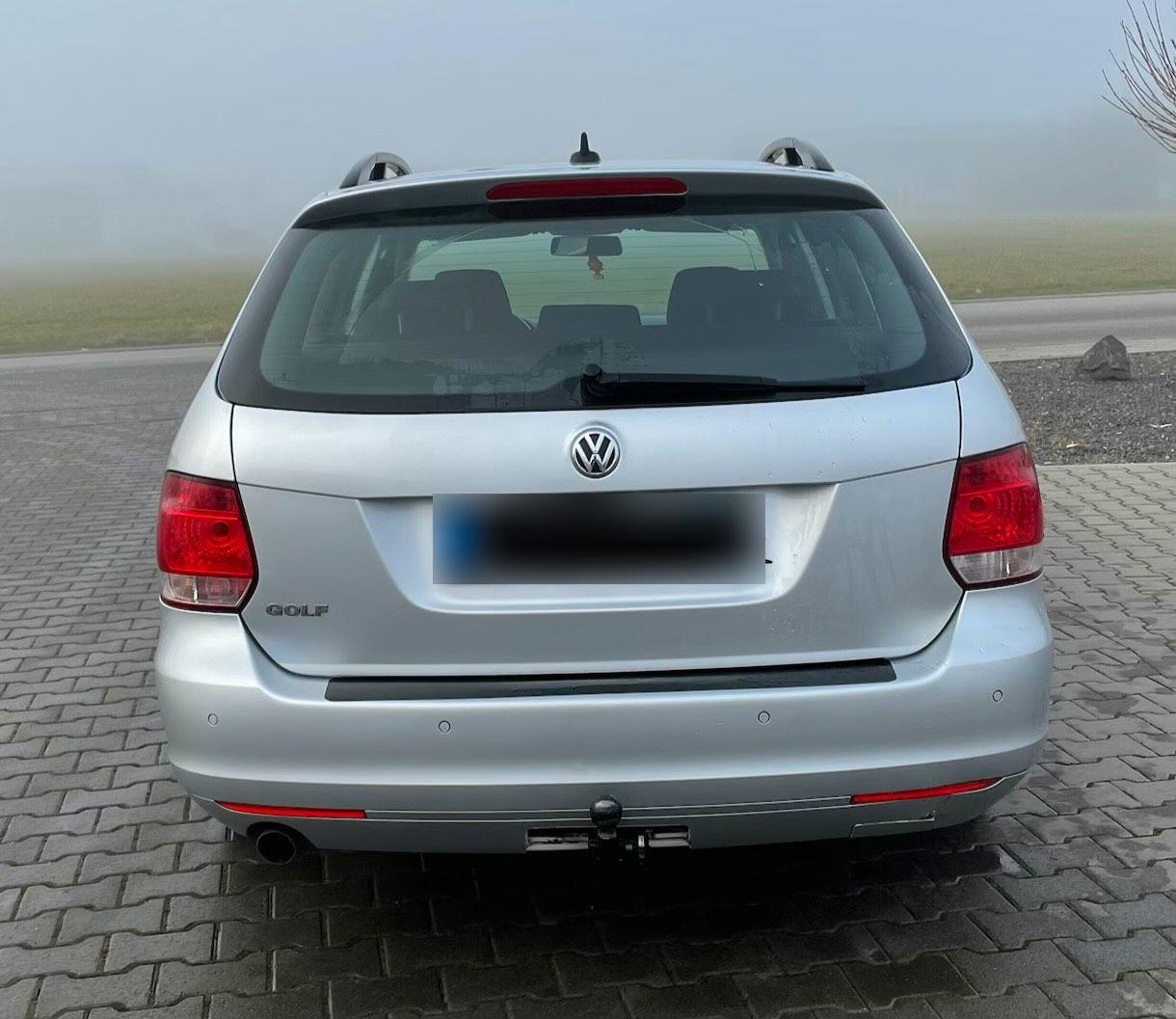 Volkswagen Golf 2010 — engine 105 HP (77kW)