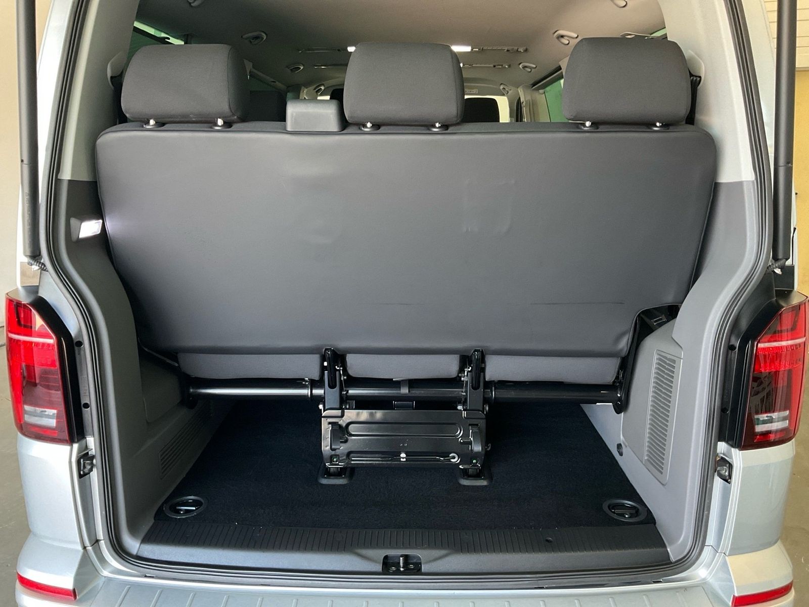 Volkswagen T6 Caravelle - Bild 8