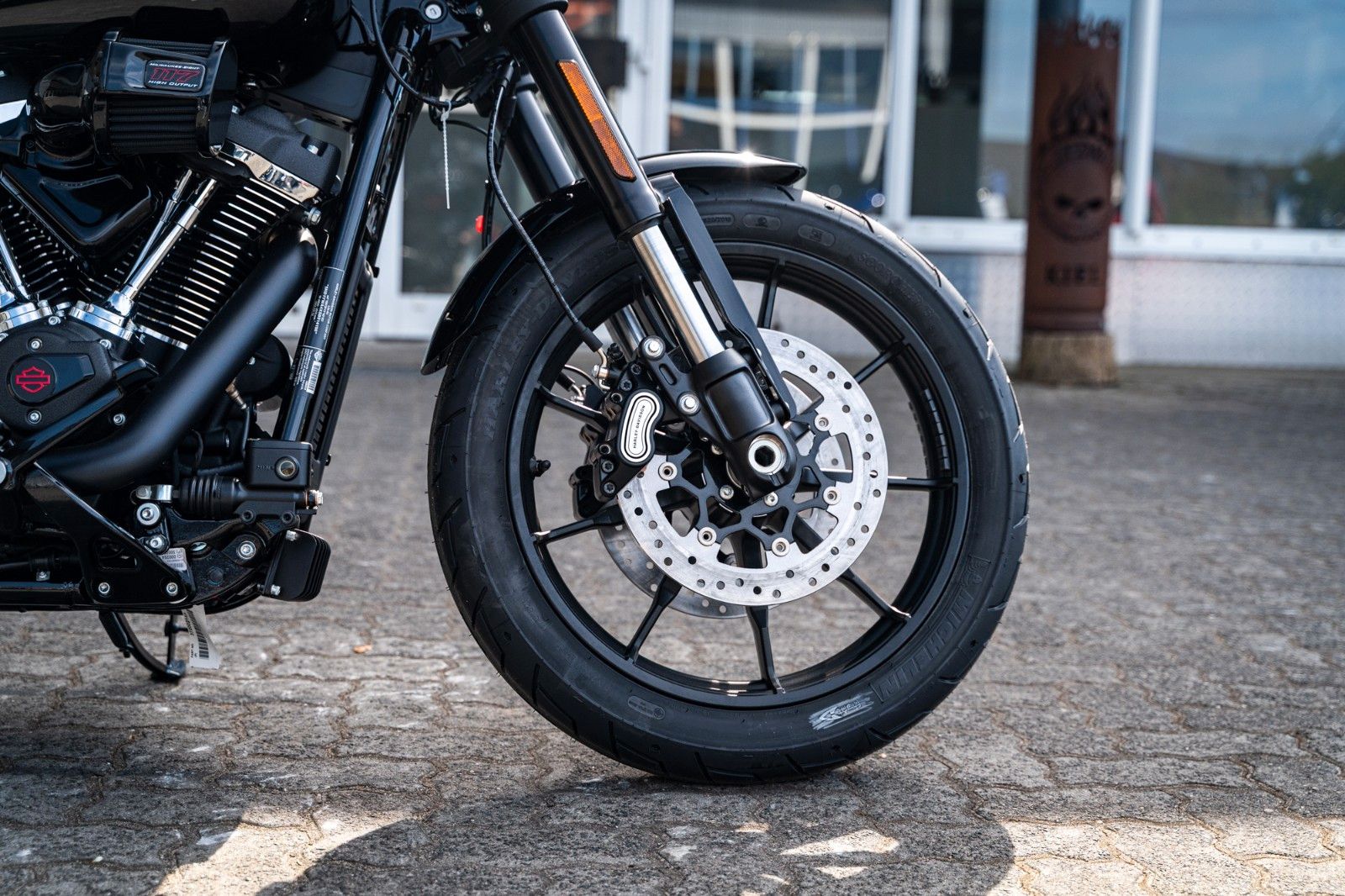 Fahrzeugabbildung Harley-Davidson FXLRST LOW RIDER S 117 MY25 Kurzfr. Verfügbar