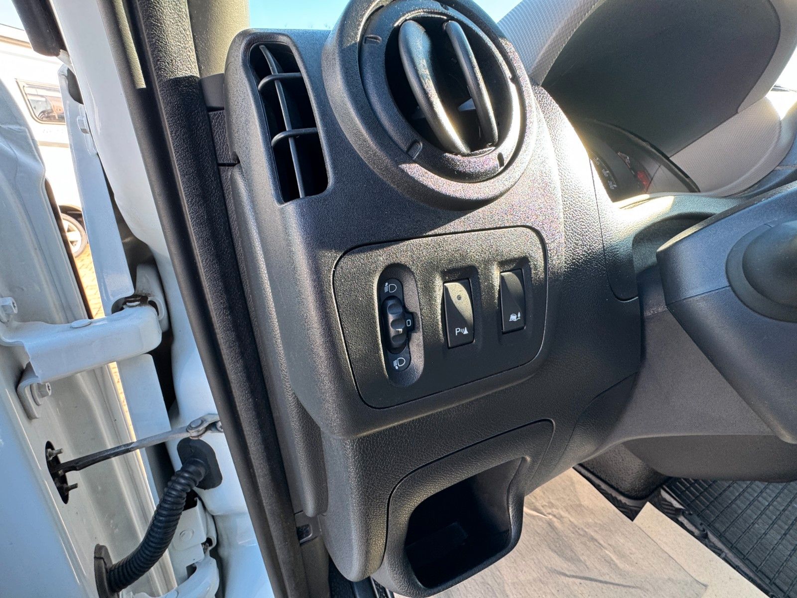 Fahrzeugabbildung Opel Movano B Kasten/Kombi HKa L2H2 3,5t