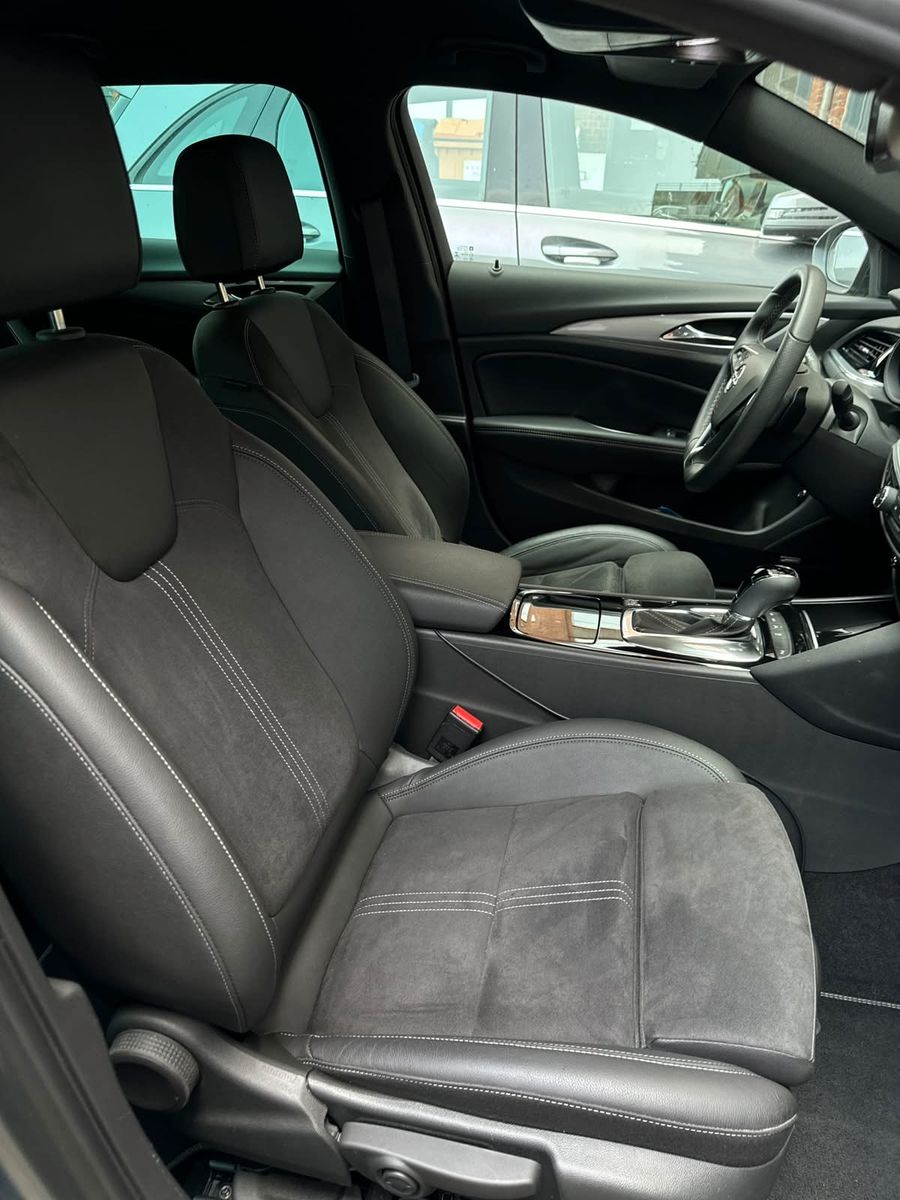 Fahrzeugabbildung Opel Sports Tourer GSi 4x4 Nichtraucher, Top Zustand