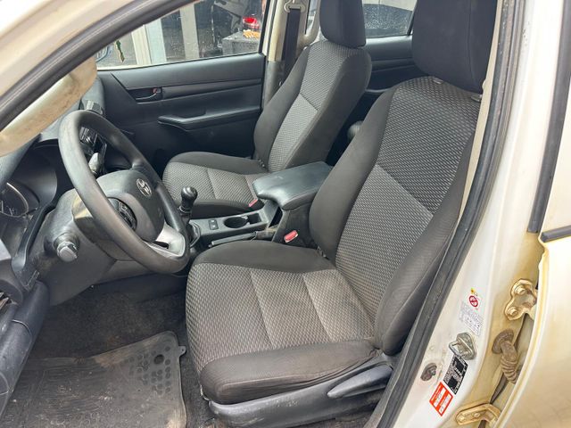 Fahrzeugabbildung Toyota Hilux Double Cab Duty 4x4