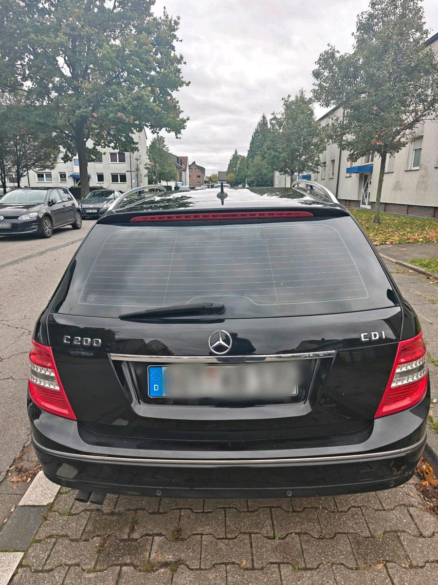 Mercedes-Benz C200 2010 — rear view
