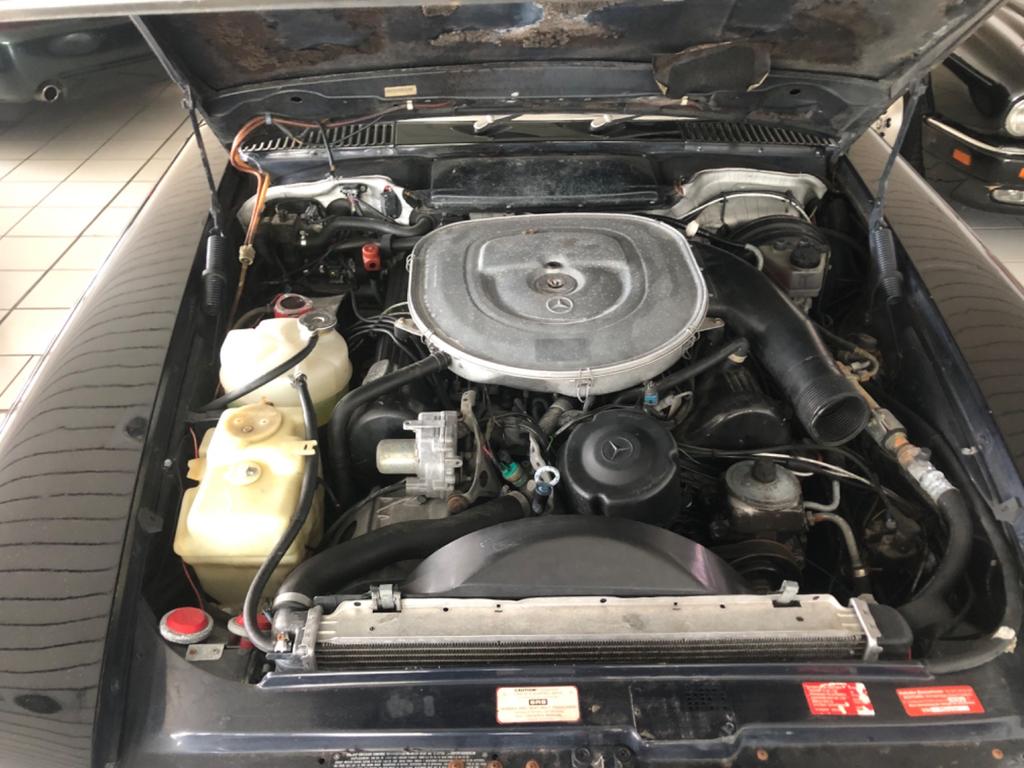 Mercedes-Benz SL 560