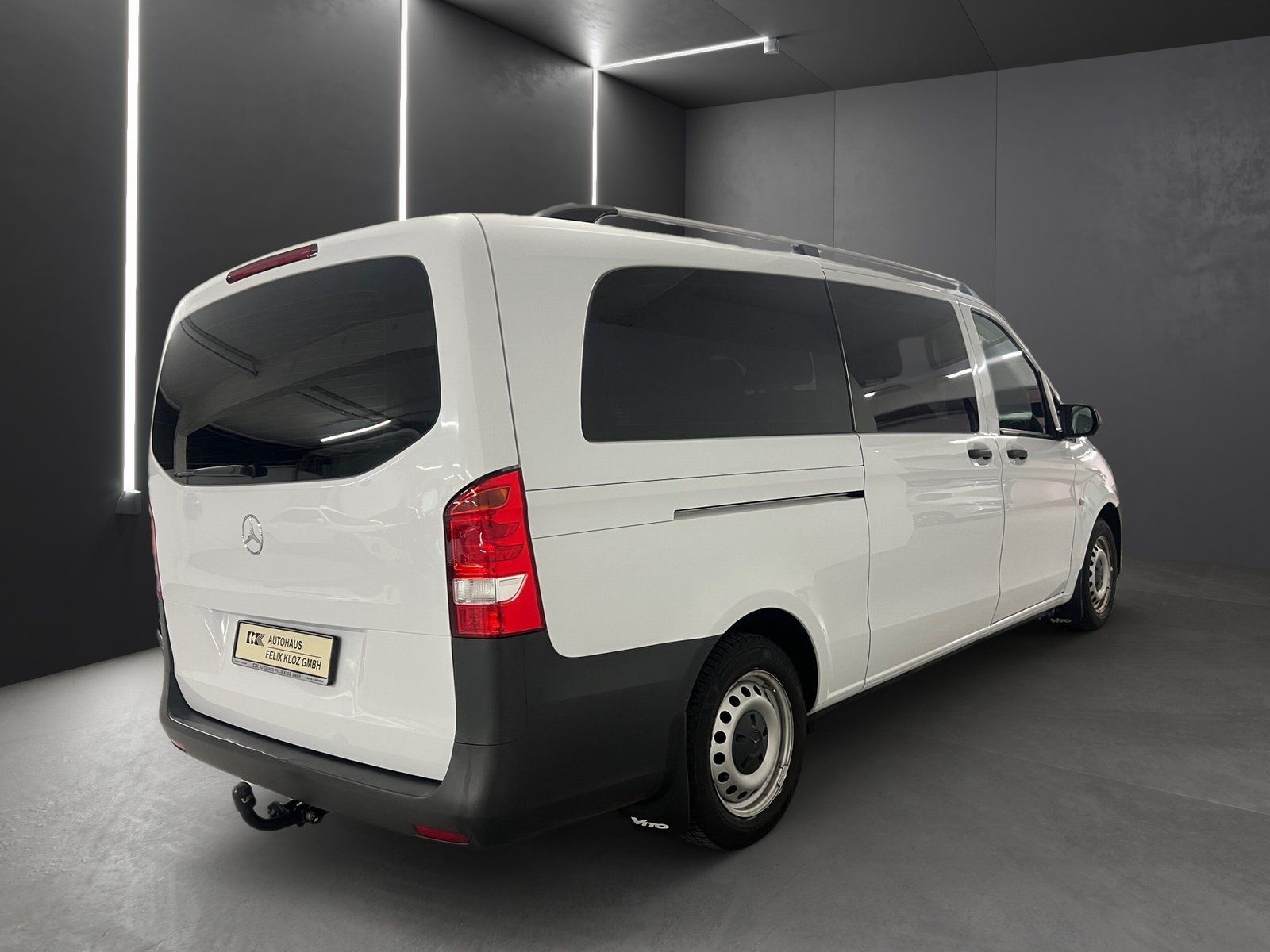 Fahrzeugabbildung Mercedes-Benz Vito 114 CDI Tourer PRO Extralang*AHK*Navi*SHZ*