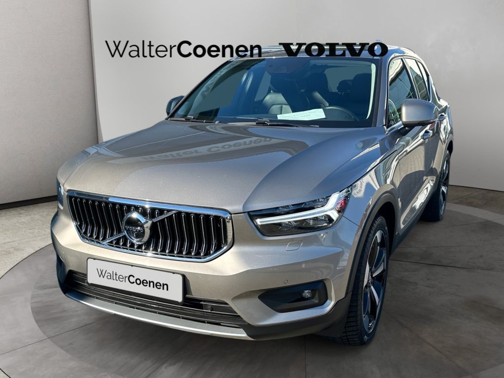 VOLVO XC40 D4 AWD Geartronic Inscription, Pano, leder
