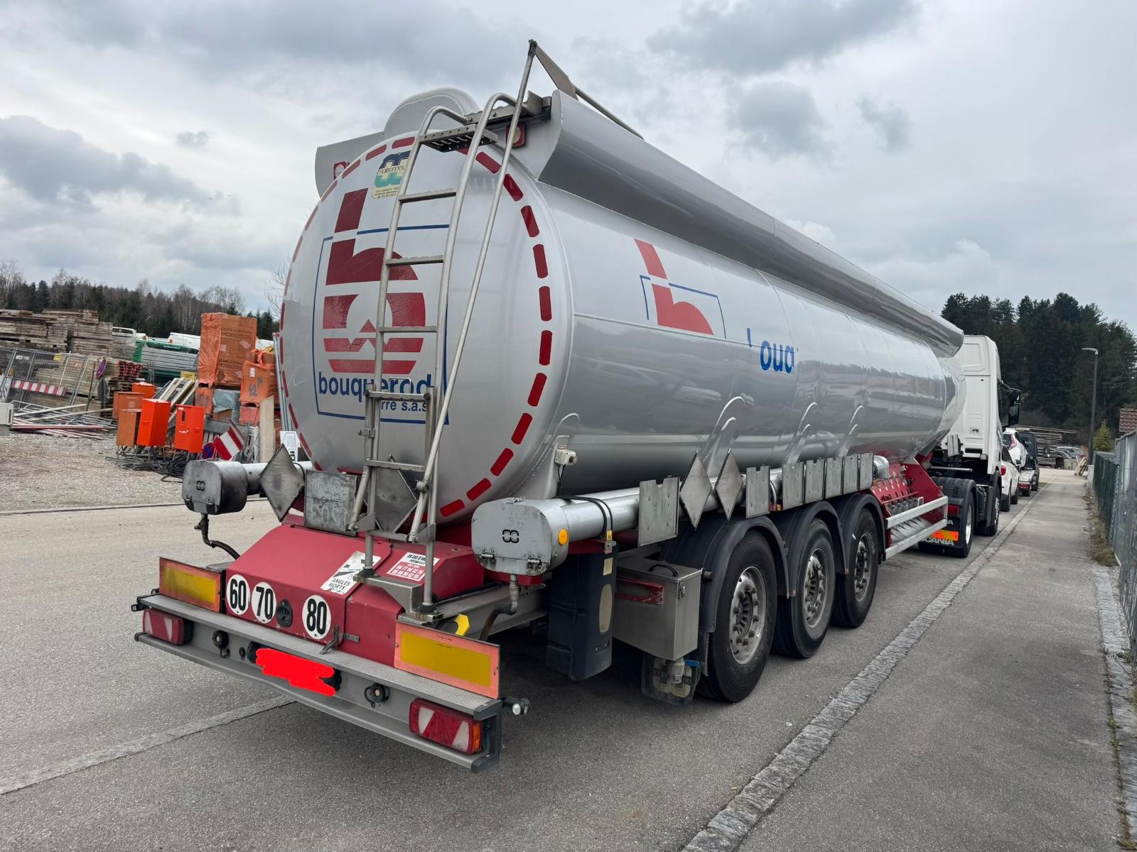 Andere Tank Auflieger 9 Kammer !