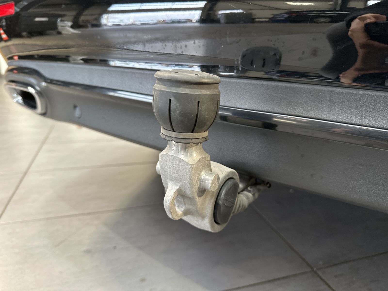 Fahrzeugabbildung Mercedes-Benz E 300d T Avantgarde 4M NAV+LED+AHK+BURMESTER+ACC