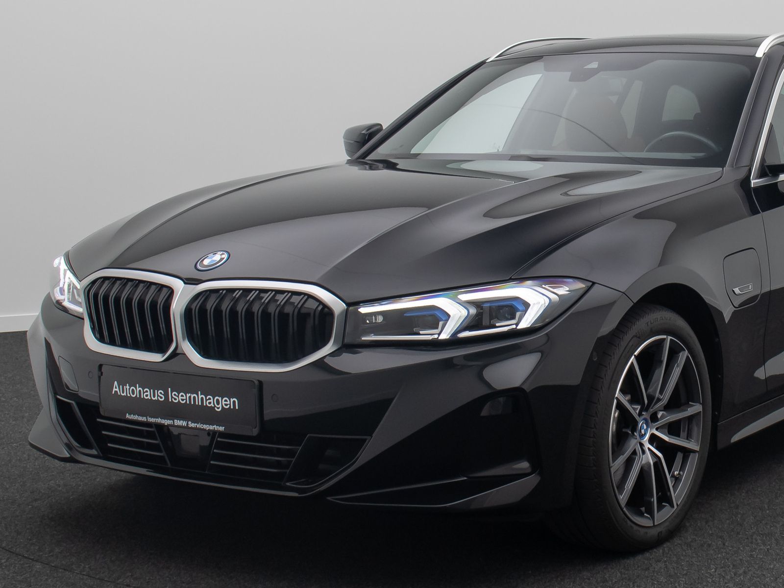 Fahrzeugabbildung BMW 330e Komfort DAB H/K Kamera Panorama Individual