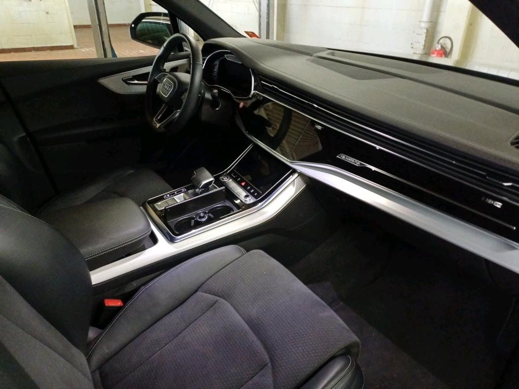 Fahrzeugabbildung Audi Q7 50 3.0 TDI quattro S-line+/PANO/AHK/KAMERA/7S
