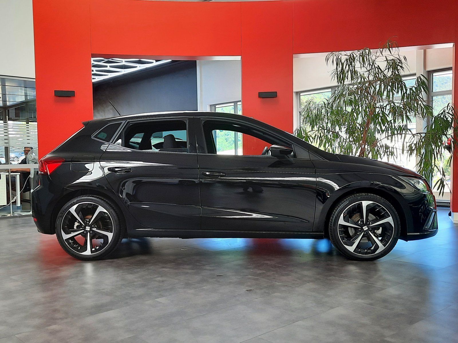 Fahrzeugabbildung SEAT Ibiza FR TSI DSG *Cam*LED*Sitzhzg*PDC*APP*ACC*