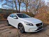 Volvo V40 D2 Momentum R-Design
